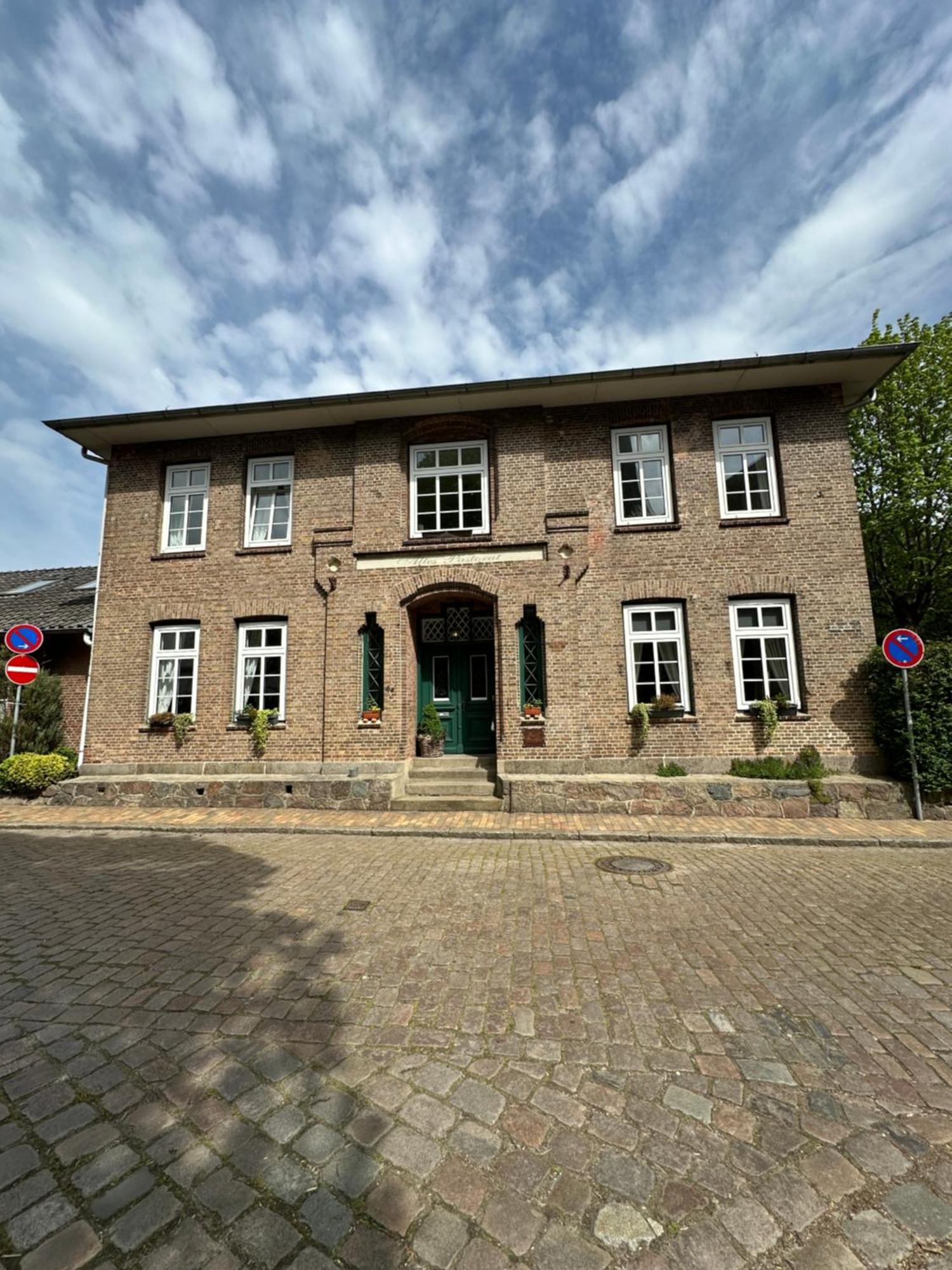 Altes Pastorat Panzió Barmstedt Kültér fotó